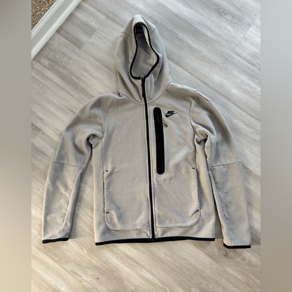 Nike Gray Zip-Up Jacket and matching pants NIKE Tech